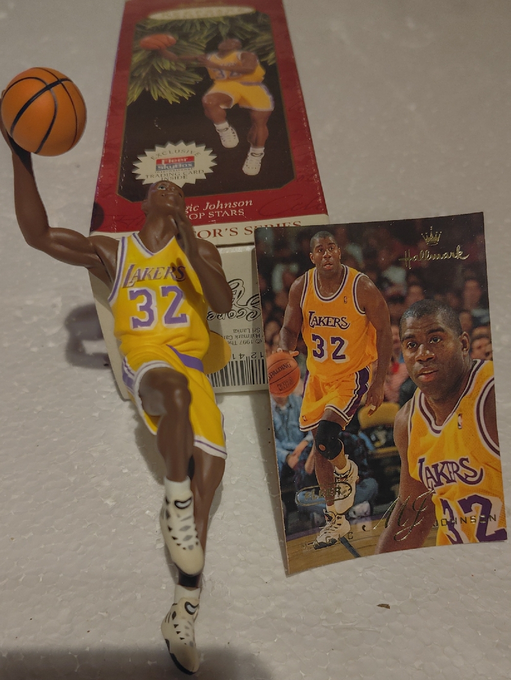 Magic Johnson Lakers #32 XMAS Ornament Figure and Card - Yellow/Purple